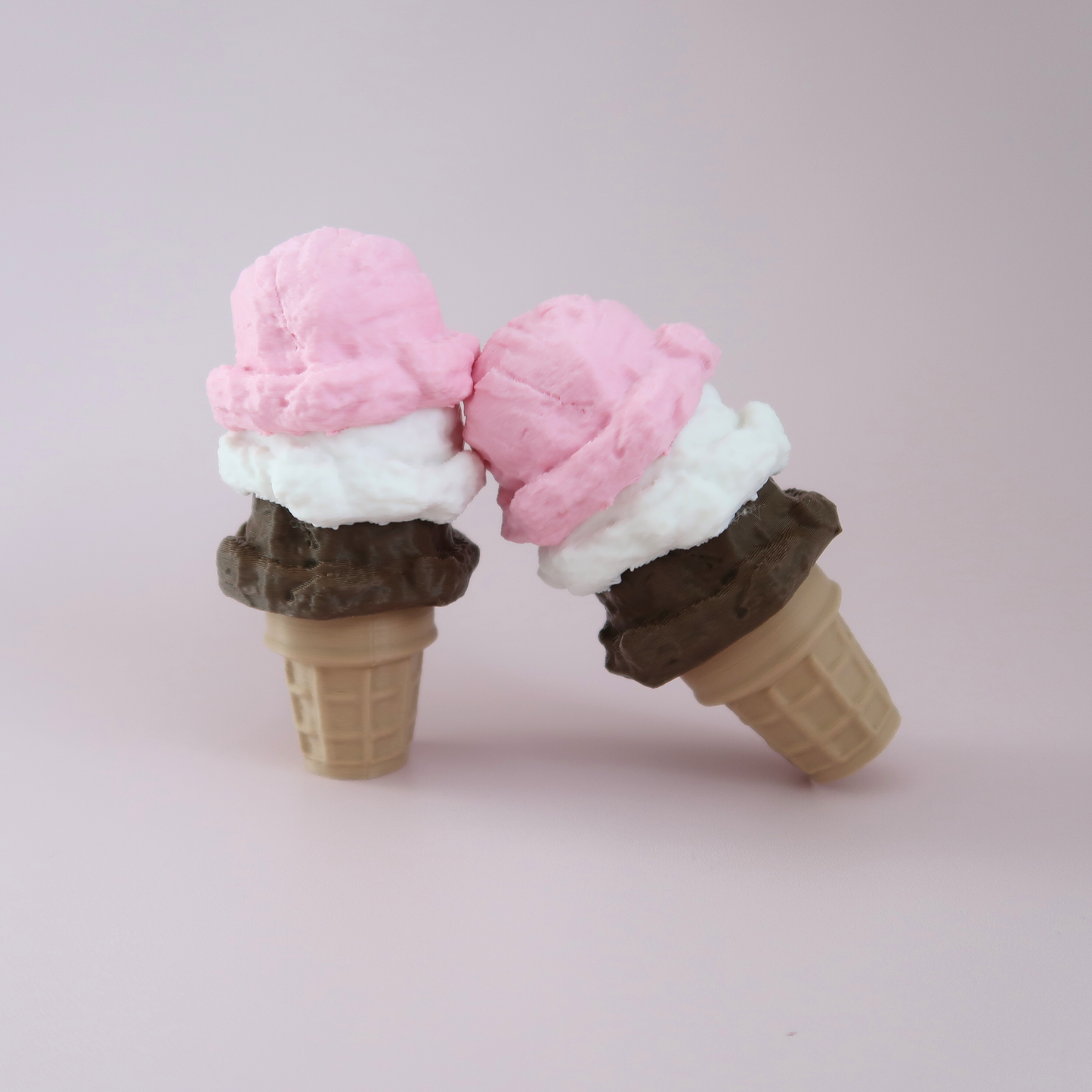 Triple Scoop Ice Cream Clicker – Neapolitan Dream